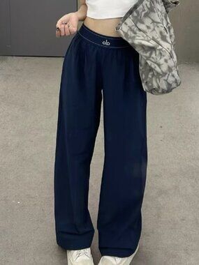ALO Yoga | Pants & Jumpsuits | Alo Yoga Midrise Showdown Trouser | Poshmark
